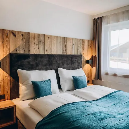 Four Peaks Апартаменты Флахау