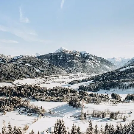 Four Peaks Апартаменты