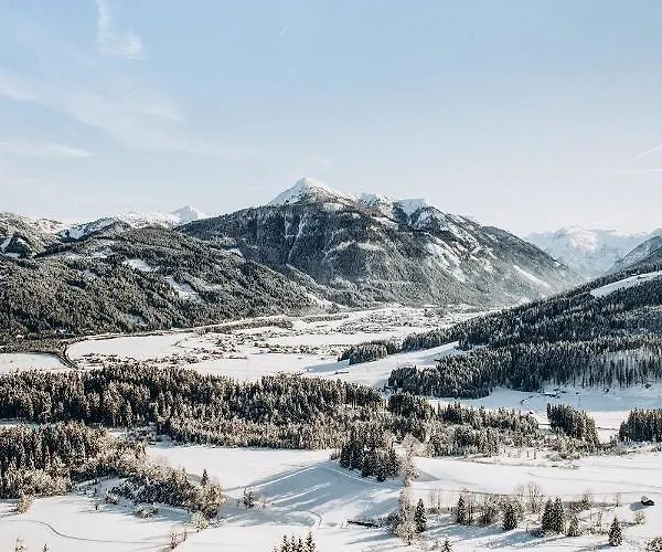 Four Peaks Апартаменты